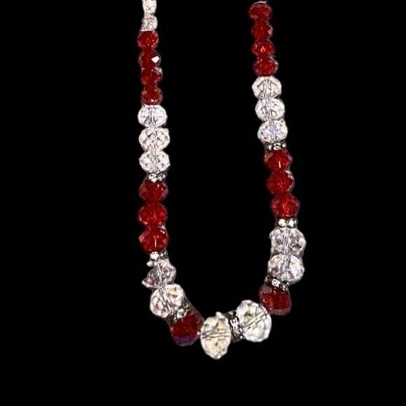 Faceted Beaded Necklace!  - Picture 4 of 8